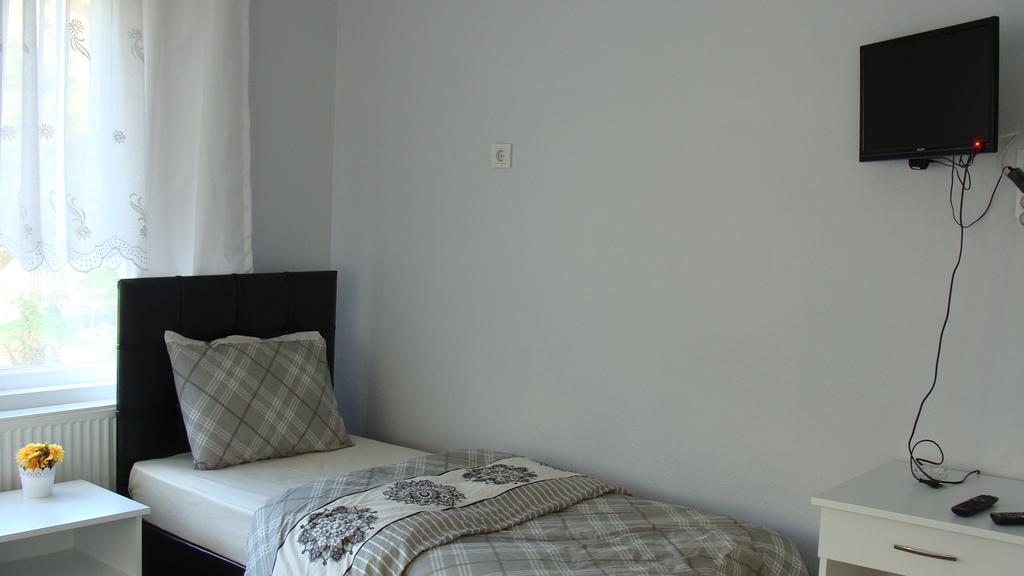 אודיירן Limon Hostel חדר תמונה