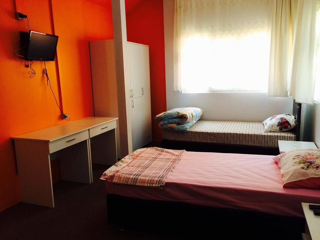 אודיירן Limon Hostel מראה חיצוני תמונה